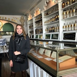 Meet your Posher, Emily